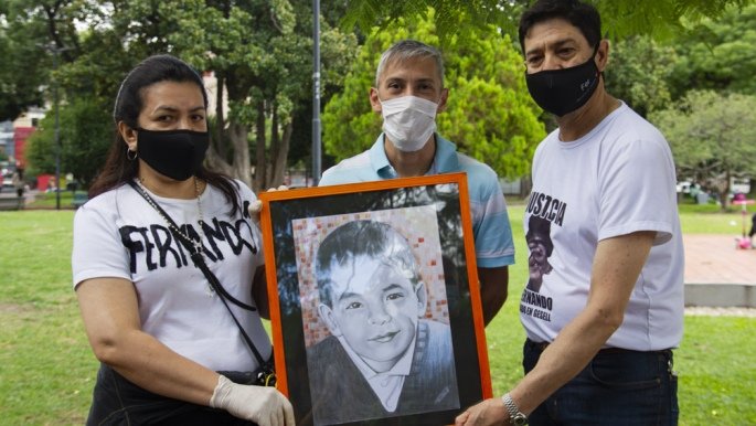 Transformar el dolor, en amor. Un acto de valentía.
Infinitas gracias a quienes ayudaron y acompañaron a familiares y amigos de Fernando, y a quienes se acercaron a dejar su ofrenda. Gracias, y gracias. Nada más que decir. 
#JusticiaParaFernando
