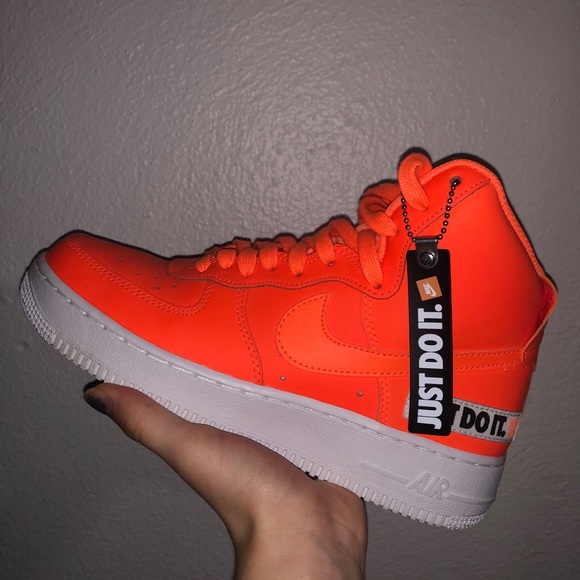 GarmentCompend1's tweet photo. So good I had to share! Check out all the items I'm loving on @Poshmarkapp #poshmark #fashion #style #shopmycloset #nike #jonesnewyork: https://t.co/GmYlOkPAIf https://t.co/pSqLcToz2U
