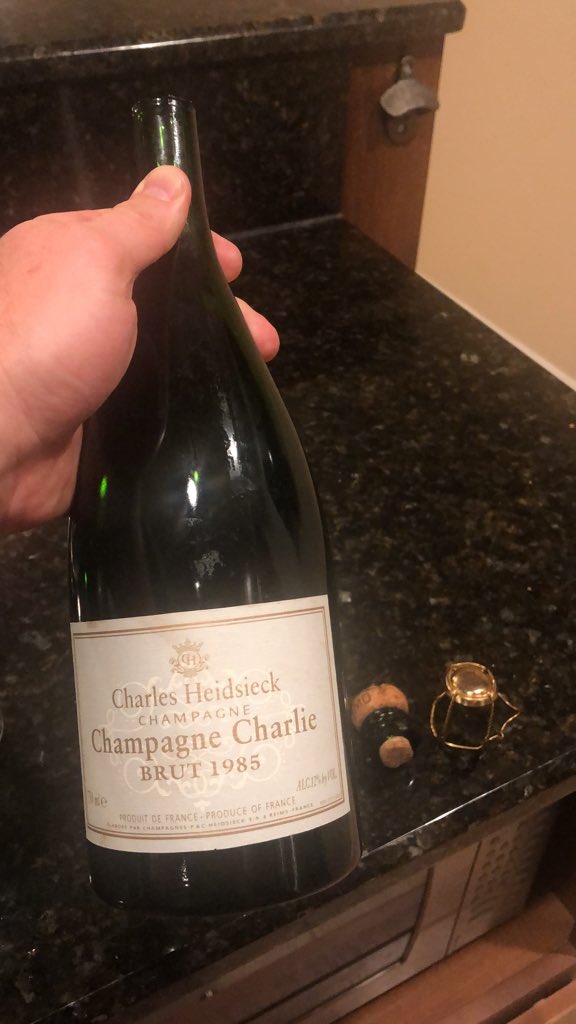 Last bottle of 1985 Charles Heidsieck Champagne Charlie went out with a bang and was delicious.

@CHChampagneUK 
#charlesheidsieck
#champagnecharlie
#saber
#saberchampagne