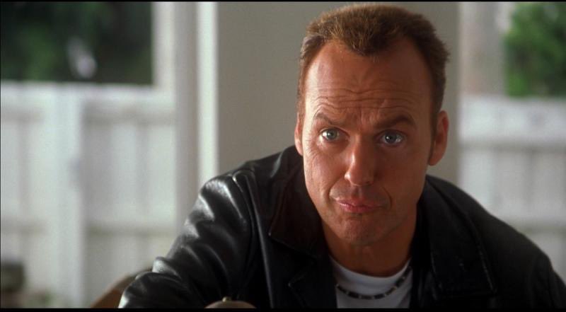 Also, every single crime movie would benefit from an appearance from Michael Keaton’s Ray Nicolette. I knew he was in this and it still made me so giddy when he and his goofy ass energy appear in the background of the Lopez and Farina scene.