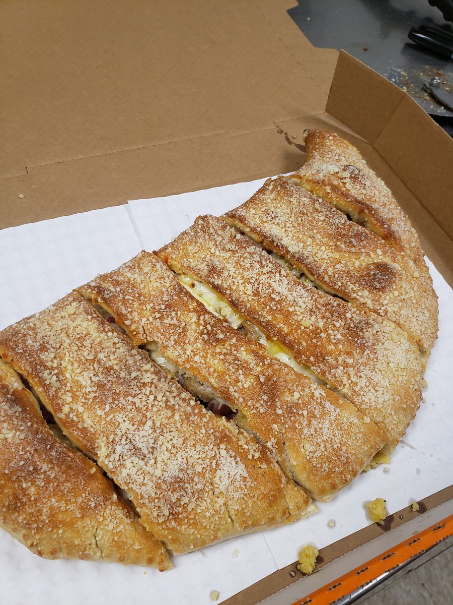 LittleCsT's tweet photo. That ann arbor little caesars stromboli hit right! https://t.co/bV6HqiFhWg
