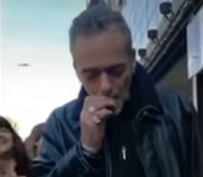 MARCH* Louis Security Guy saying that he and Harry hung out a lot. * L tweeting the lyrics of a song tht starts with "Larry..." and even singing it on his first show. * Harry admitting with his face that he's committed since he's sixteen. * H dressed as a bluegreener