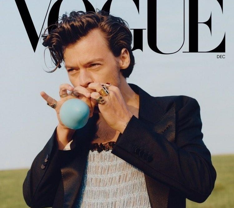 NOVEMBER * the twins and the shirt with larry tattoos and the word romance on it.* Vogue cover and Blou everywhere * Harry wearing the blue bandana with the loudest shirt. * H' customized pants with personal stuff and THE poem