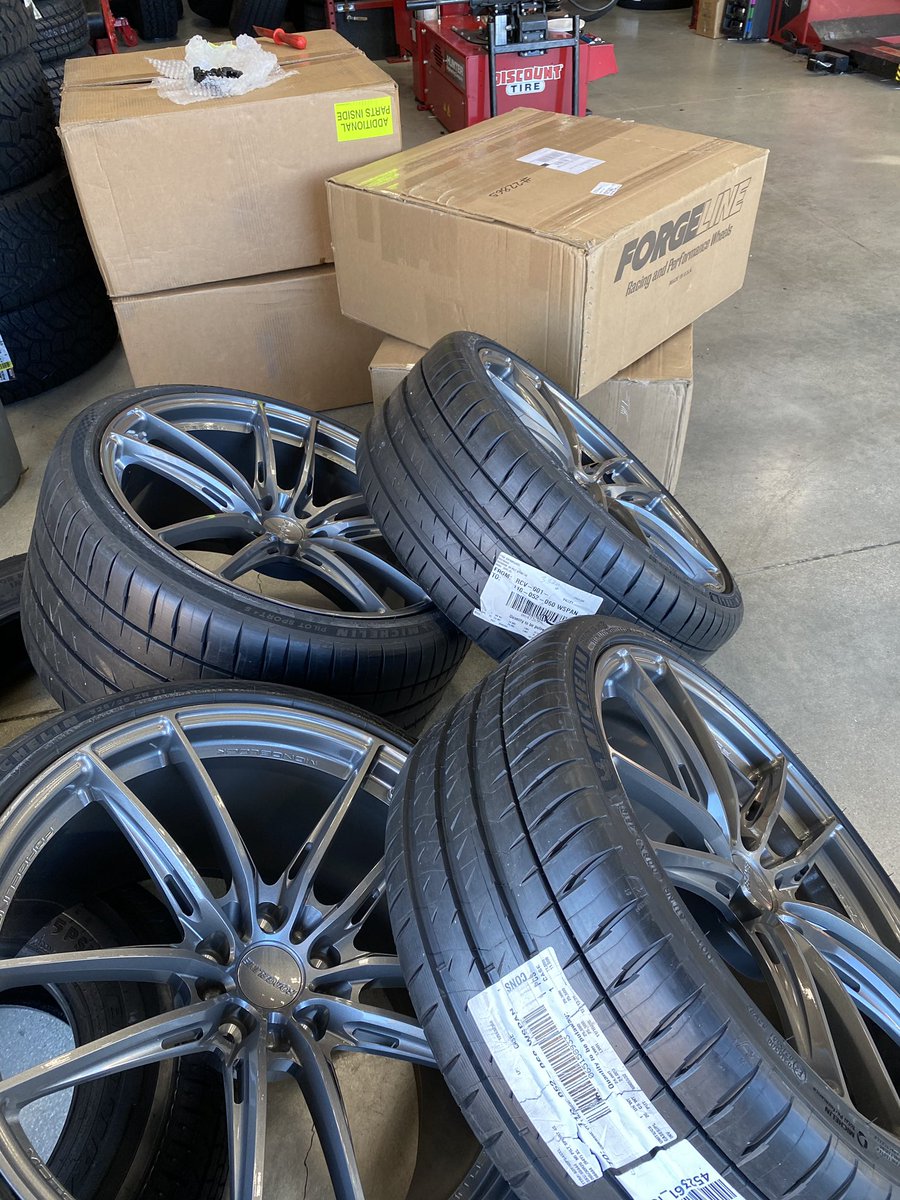 KurtBusch's tweet photo. Big thanks to @ForgelineWheels for designing me custom wheels for my new C8 Corvette. Took it to my friends at @DiscountTire for the balance and install (right @keselowski?!) and gave the mechanics @MonsterEnergy &amp; @gearwrench ratchets for the help! https://t.co/18XJewt31h