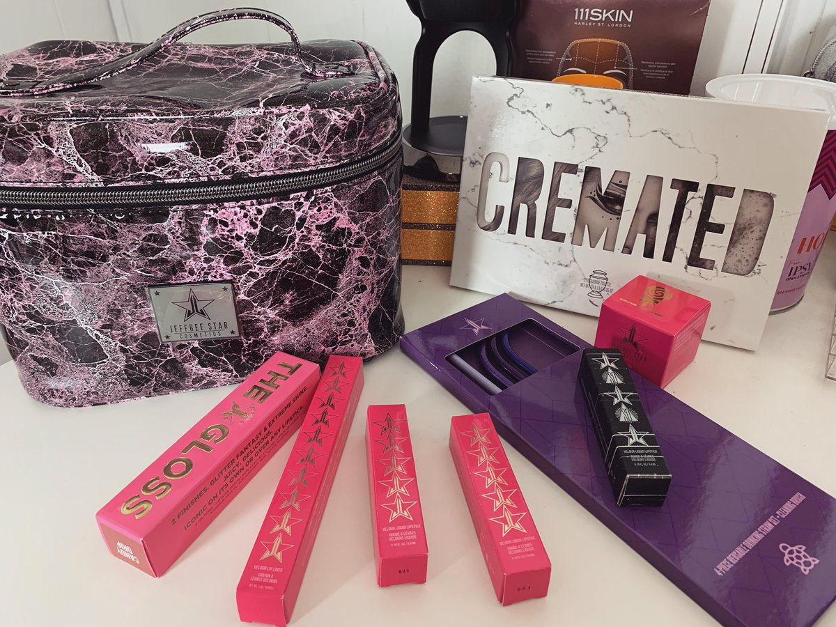 ConnorKrystyn's tweet photo. ✨GIVEAWAY TIME✨
Bonus entry #2
Follow me here on twitter
Retweet this post
Be subscribed to my YouTube channel. 
THATS IT! You can find more ways to win on my YouTube video here! https://t.co/dxwiYeN95r  GOOD LUCK EVERYONE! #jeffreestarmysterybox #jeffreestar https://t.co/7kuiMyIOgX
