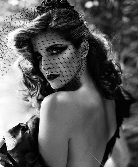 CConnectionYYC's tweet image. By Helmut Newton.