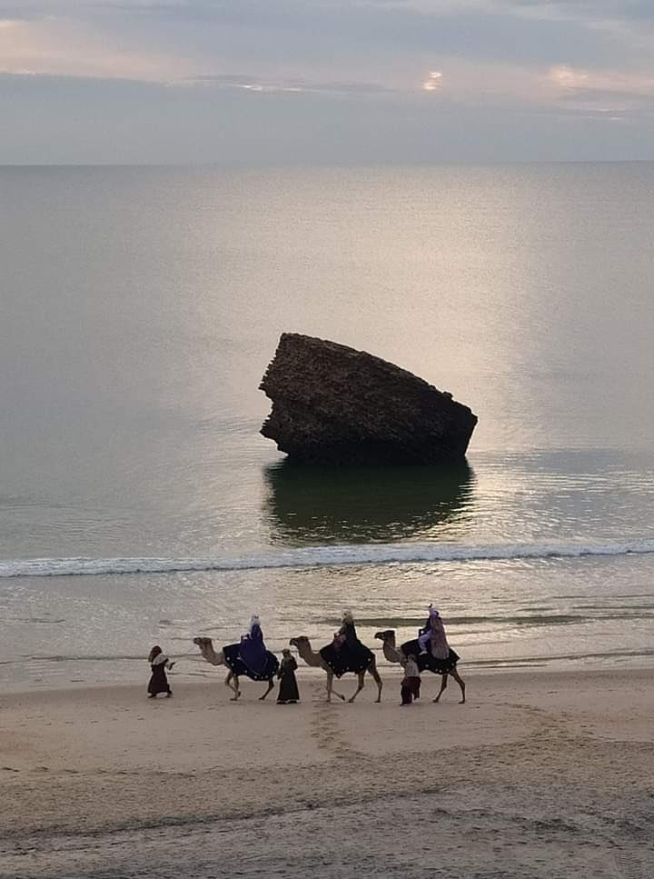 MejorPlaya's tweet photo. Ya vienen los Reyes Magos, caminito de Matalascañas los vieron pasar... https://t.co/rzXVgjvgbY