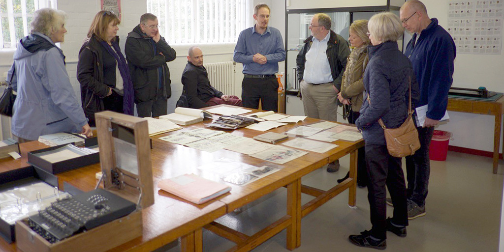 AGRAGenealogy's tweet photo. AGRA runs regular study days and local networking events to support our Members/Assocs and keep up them with the field. https://t.co/6gNPD3A8K2 #ProfessionalGenealogy https://t.co/47UUoy3tDh