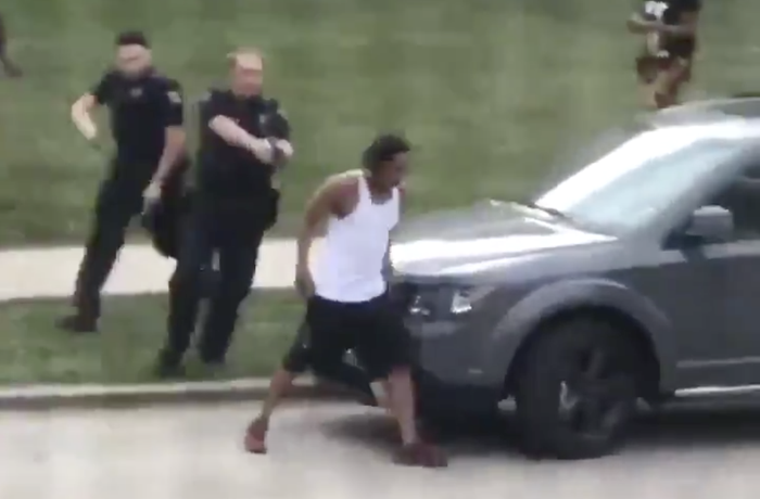 steveoatley's tweet photo. The officers involved in the shooting of Jacob Blake last year in Kenosha, Wisconsin, will not face criminal charges in the incident Prosecutors announced today. The shooting sparked several days of riots and two fatal shootings. #BlakeShooting #JacobBl
https://t.co/mzduLcpfgx https://t.co/hnJJC2ZPnS