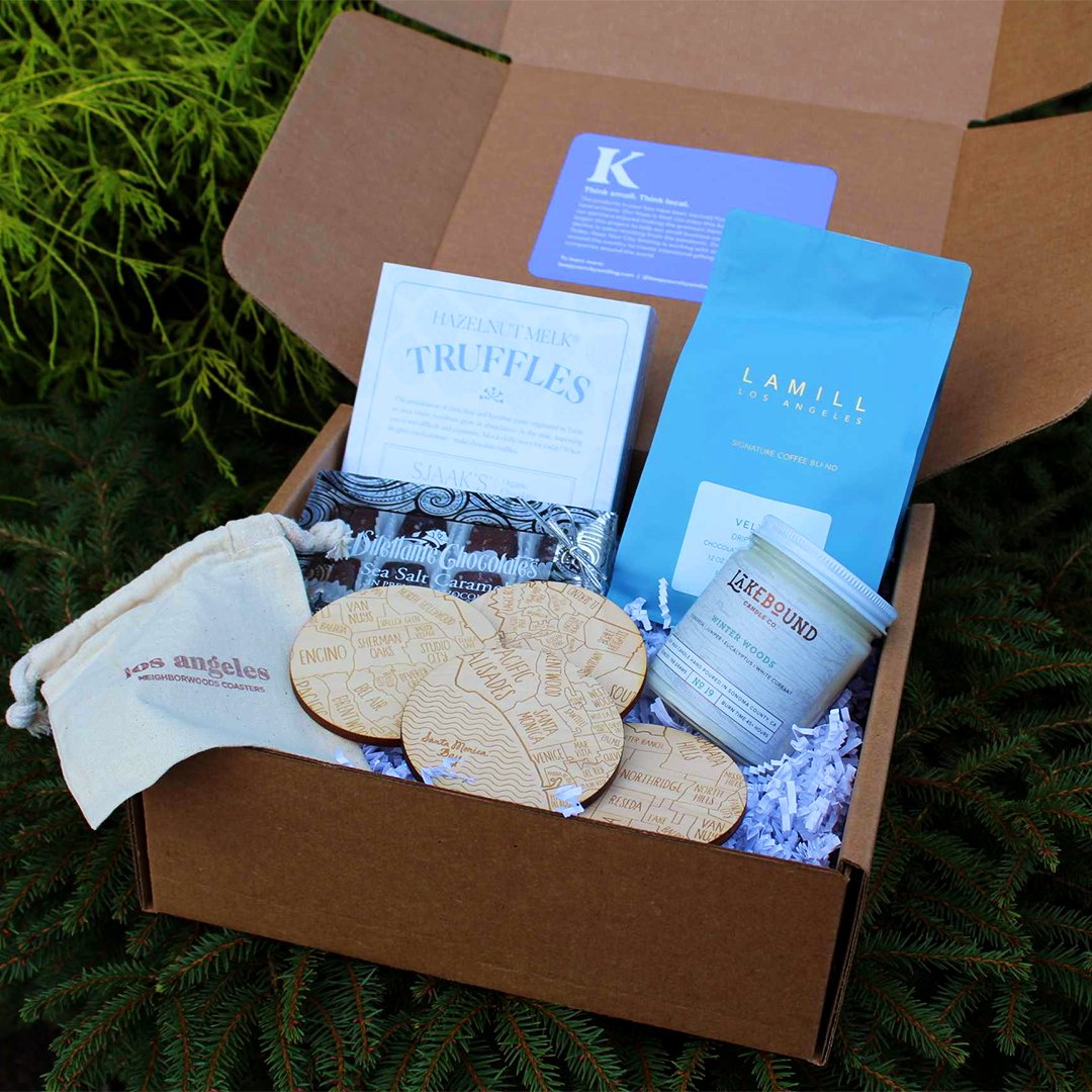 KYC_Smiling's tweet photo. Loving this LA themed box! 💙 #supportsmallbusiness #corporategifting #losangeles https://t.co/IggtHQS9Zx