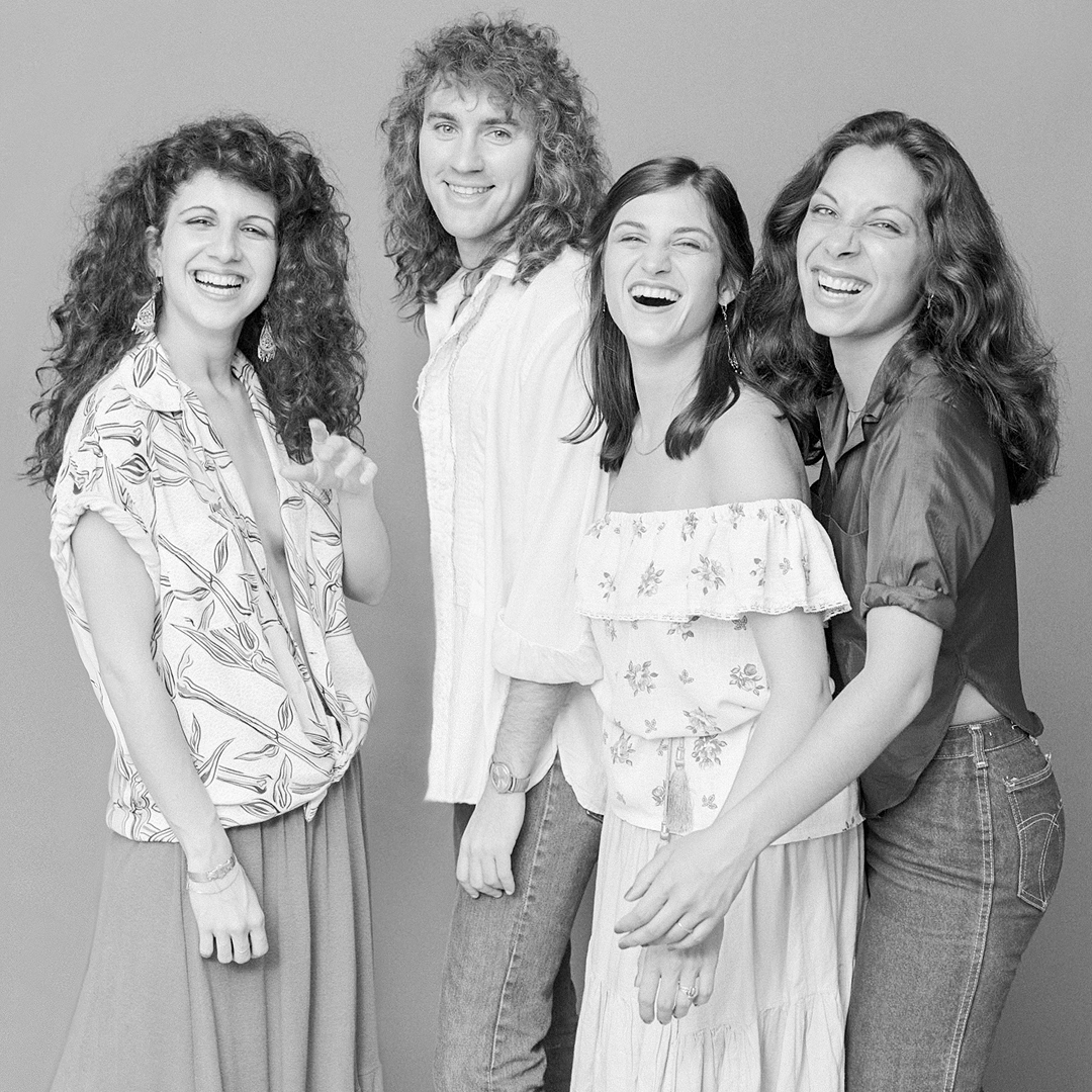 dchildandrouge's tweet photo. Crazy, fun laughing. Nothing beats it.. well, maybe crazy, fun singing! Sing your hearts out this year 💋
#runnersinthenight #cultband #ourloveisinsanexx #music https://t.co/ikulXtZqfN