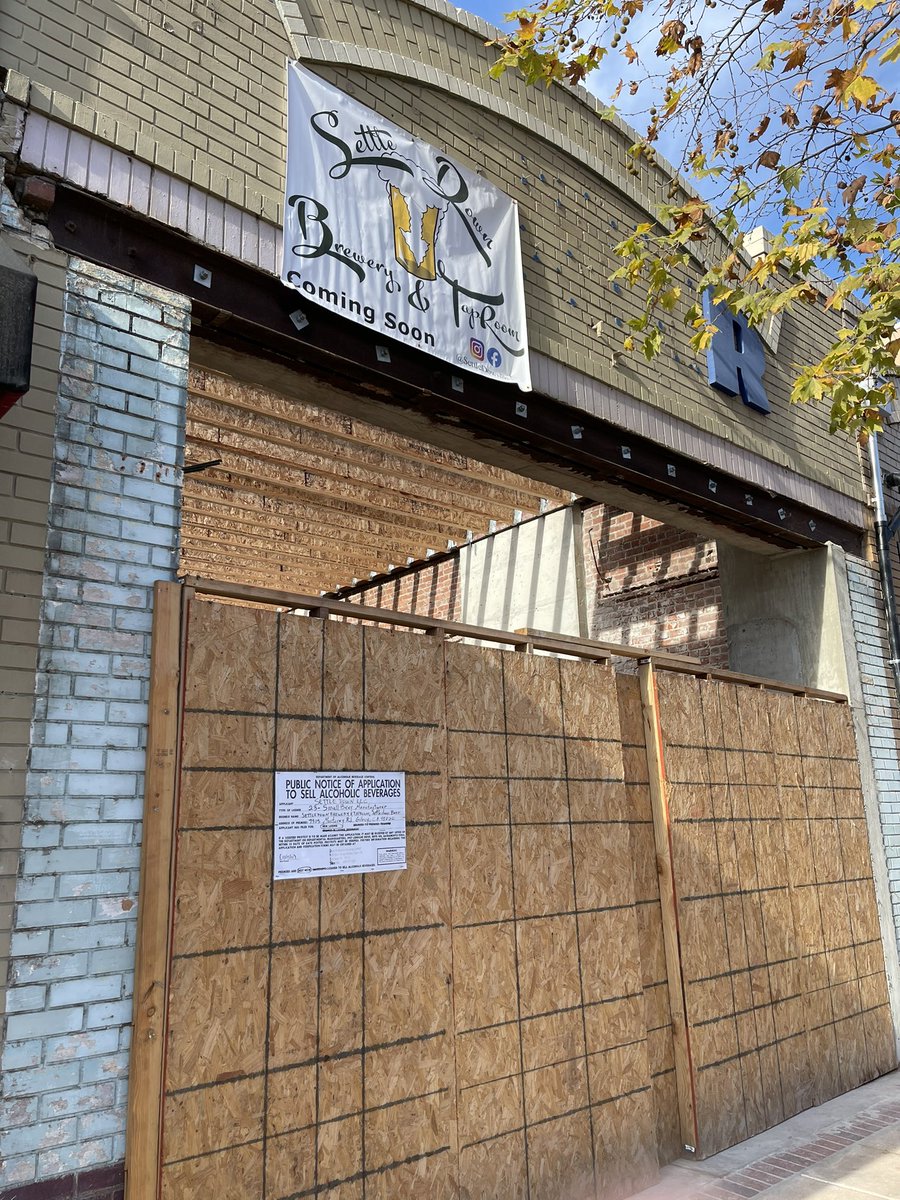SettleDown_Beer's tweet photo. Our roof is being put together. Very soon the building at 7515 Monterey Road will be complete and we can start bringing in our equipment. #gilroy #downtowngilroy #gilroybrewed #sdb #settledownbeer #settledownbrewing #drinklocal #bayareabeer #beer #bayareacraftbeer #supportlocal https://t.co/Zwxj88ow2l