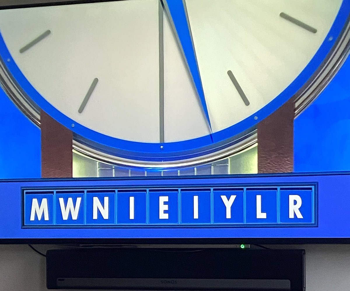 Home schooling pretty much most of the day. So I sat down this afternoon &amp; watched Countdown.... 🤔 Anyone ?! 🤭 
I could only see one word !  #mummylife <a href="/RachelRileyRR/">Rachel Riley MBE 💙</a> #lockdown #essex <a href="/Channel4/">Channel 4</a> #homeschooling <a href="/carolvorders/">Carol Vorderman</a> #6