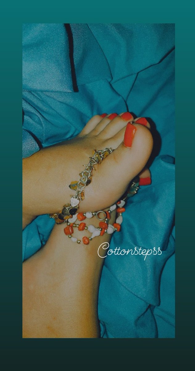 cottonstepss's tweet photo. Para los amantes de los pies/ for feet lovers 🥰🥰 #feetlover #smallfeets #cute #onlyfans https://t.co/KFIjFLasSK
