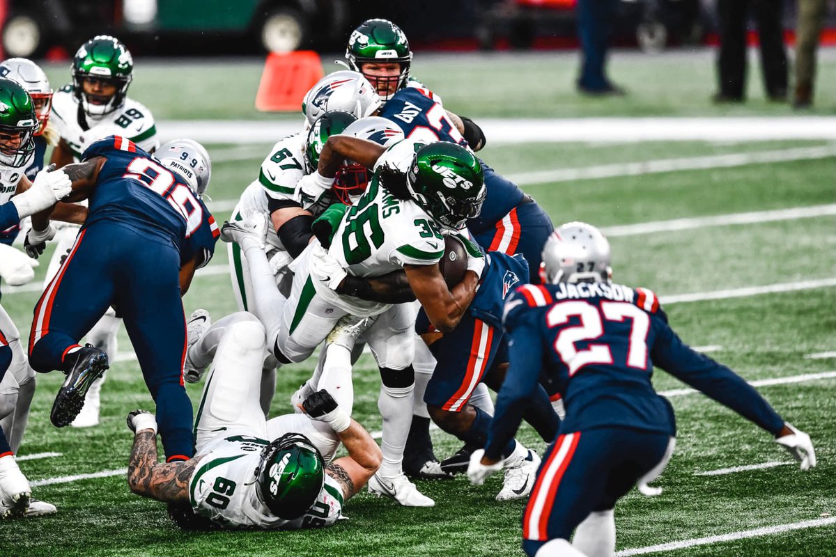 apryll_adams's tweet photo. I’m not complaining but, look at what my baby has to go through! Those are TRUCKS grabbing him!!! #ItAintEasy #HelpHimLord #AngelsInTheBackfield #DocterAdams https://t.co/BNRe8wmuxz