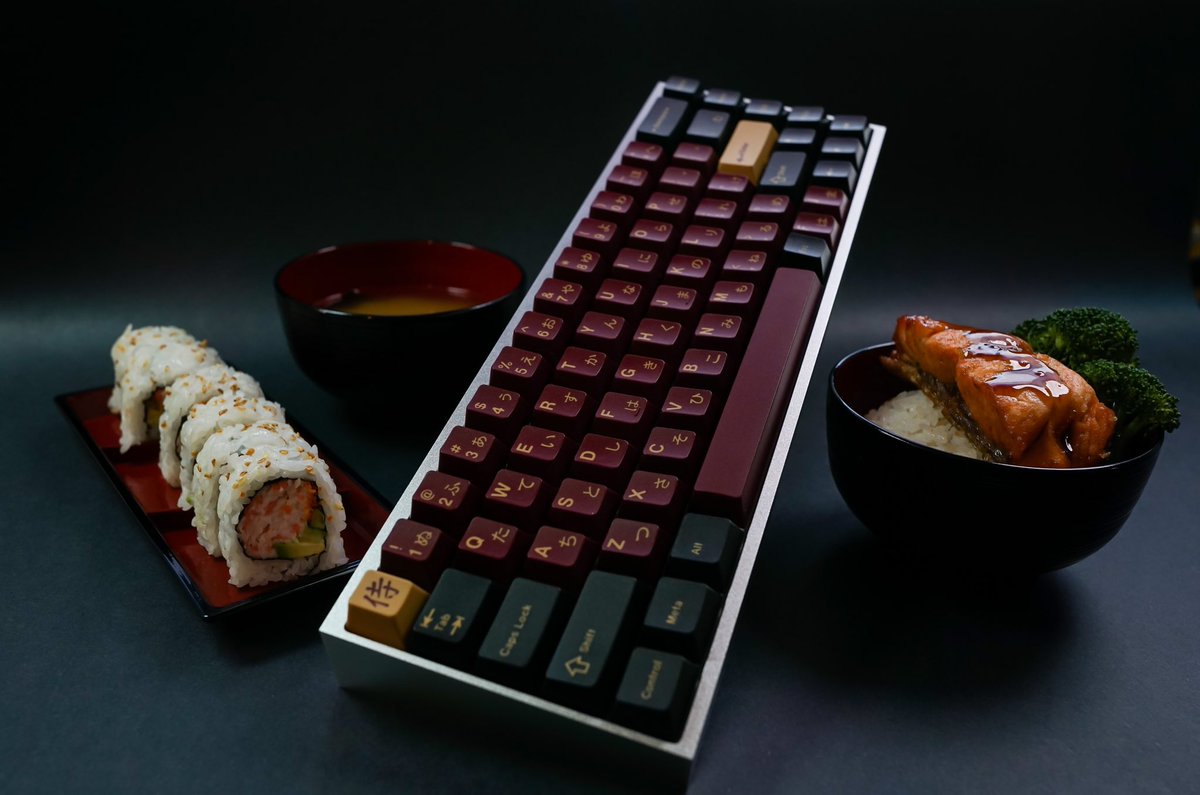 MechKeyMomo's tweet image. Keyboard pics to make you salivate 🤤 #MechanicalKeyboards