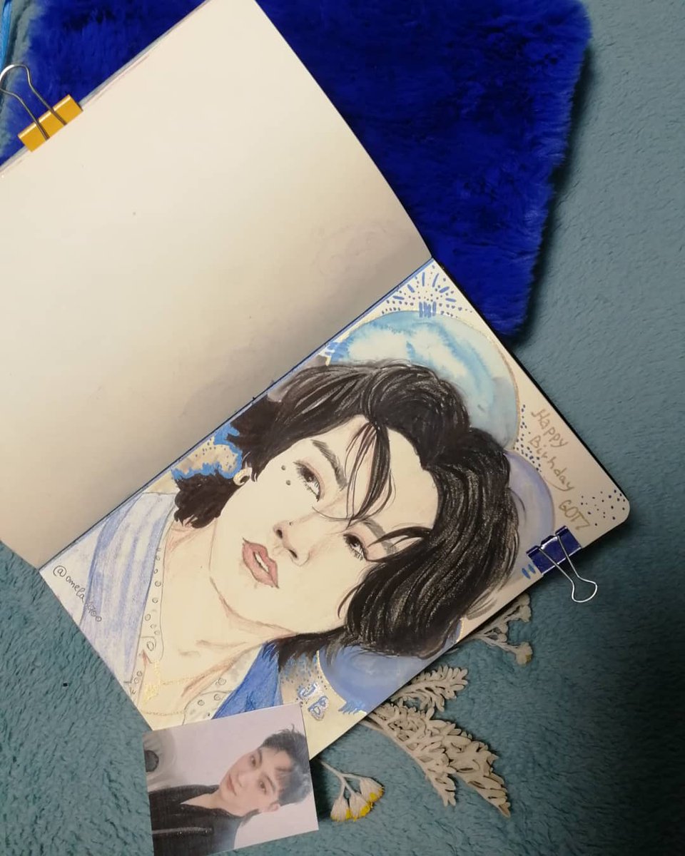 ZNiEy9tnijnV9Ru's tweet photo. HAPPY BIRTHDAY JB💙💙💙
You're a lovely man! I hope you're happy💙 very glad I'm listening to you, please come forward to me. I hope you have the best day 💙🙈
#ourmasterpiecejbday #JB #GOT7 #painting #sketch #sketchbook #fanartGOT7 #사진 #좋아요 #PAINTING #ART #LOVEJB https://t.co/MmY5goxHkM