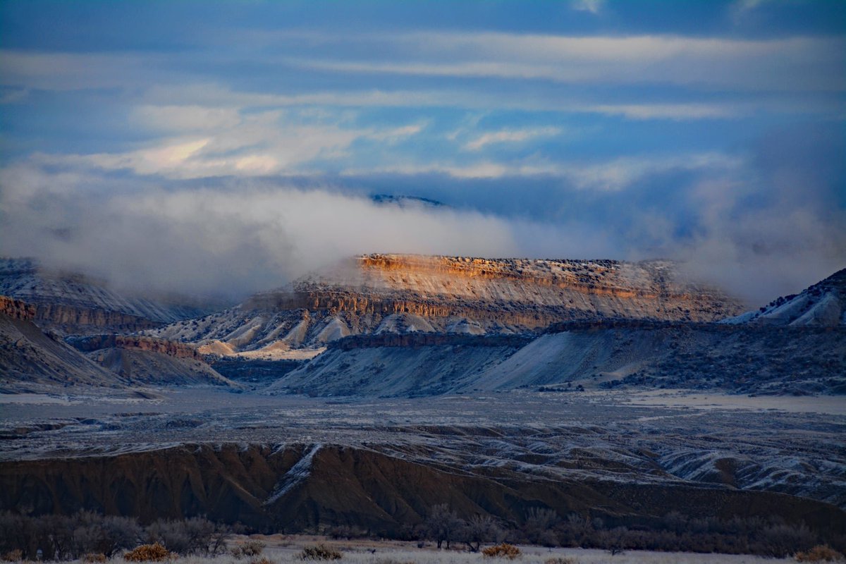 TownofRangelyCO's tweet photo. Sunshine on our beautiful #snowymesas make for a beautiful contrast! #RangelyColorado #ColorfulColorado #Snow #SnowFall2021 #SnowFall  #SmallTownUSA #VisitRangely #VisitRangelyCO #VisitRangelyColorado #WinterWonderland #WinterWonderland2021 #ScenicViews #ScenicBeauty https://t.co/zjLbKuY18B