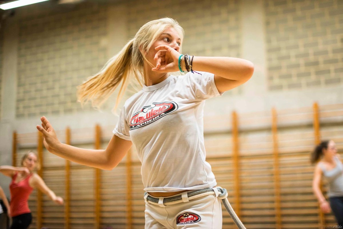 CapoeiraDecatur's tweet image. ‘𝙀𝙫𝙚𝙧𝙮 𝙟𝙤𝙪𝙧𝙣𝙚𝙮 𝙨𝙩𝙖𝙧𝙩𝙨 𝙬𝙞𝙩𝙝 𝙩𝙝𝙚 𝙛𝙞𝙧𝙨𝙩 𝙨𝙩𝙚𝙥’.
Take the first capoeira steps with Capoeira Maculelê. We welcome back and look forward to the return of training for our students and look forward to meeting new students!