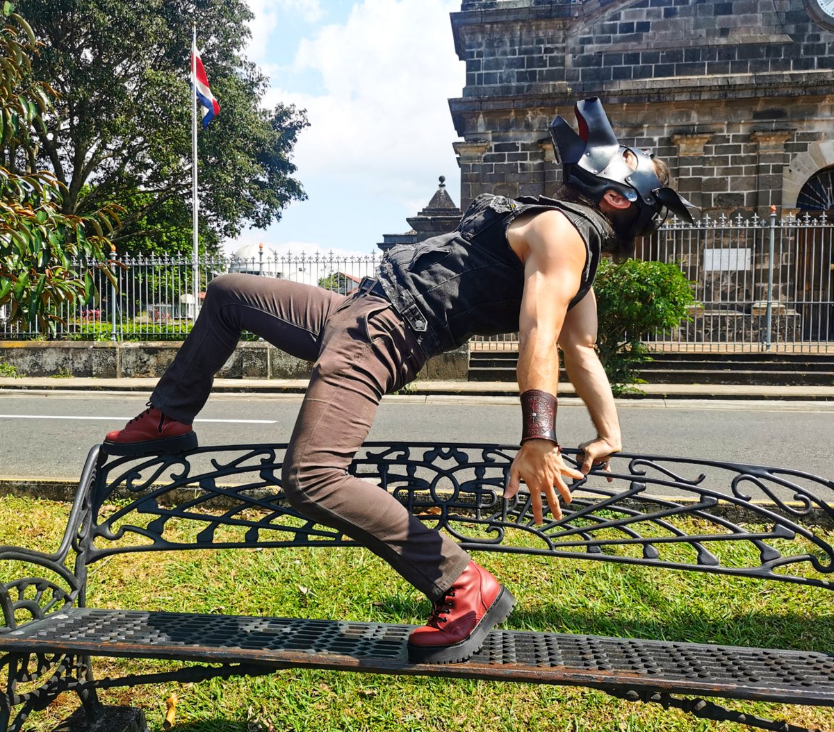 anubisthepup's tweet photo. Living the Jojo's fantasy!

#jojo #anubis #pupplay #pup #puppyplay #doggo #humanpup #leather #fetish #leathermask #leatherman #roug https://t.co/4b0DnuStBz