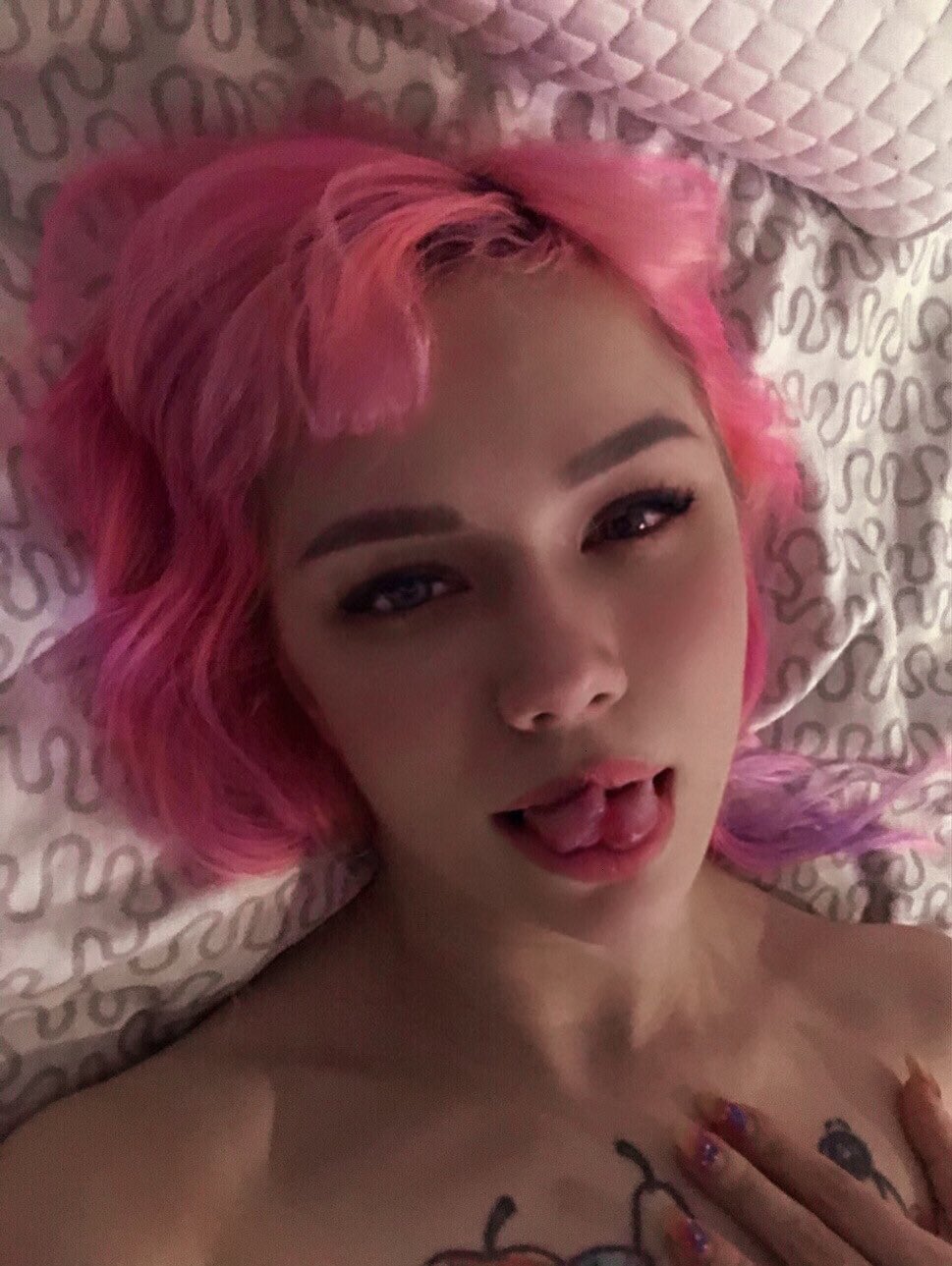 Follow me🌶🌶🌶 https://t.co/K7I26EHr6f https://t.co/ocIBv2LE6U Happy new year, guys! 🥳😈 Thx for ur repost btw😘 https://t.co/GC6U1jHikP