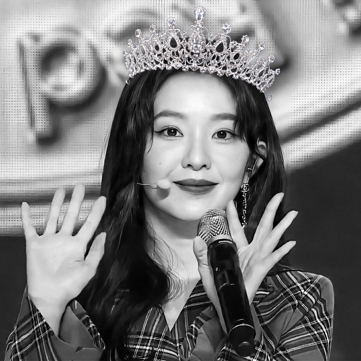 sourcebae's tweet photo. my queen! https://t.co/Lj9u5S0gmZ