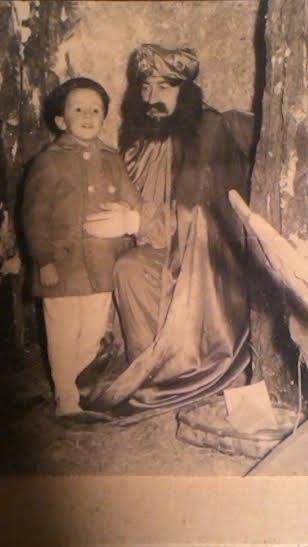 CON ALIATAR
¿Verdad que se me identifica? Oviedo, infancia, bendita infancia..