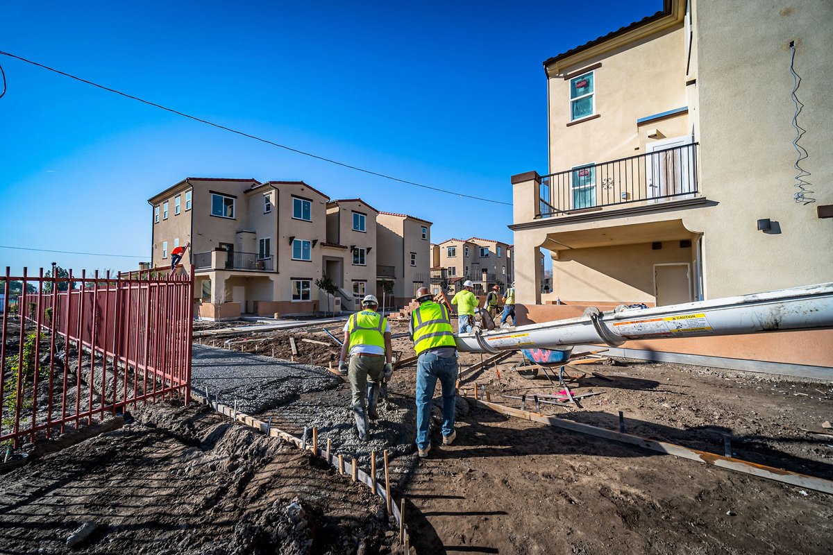 National_CORE's tweet photo. We're back at Crestview Terrace for the first construction highlight of 2021! This beautiful community will be the next phase of the greater Arrowhead Grove community located in the heart of San Bernardino. #BuildingTheFutureOfCommunity https://t.co/aqa7eZ23QW