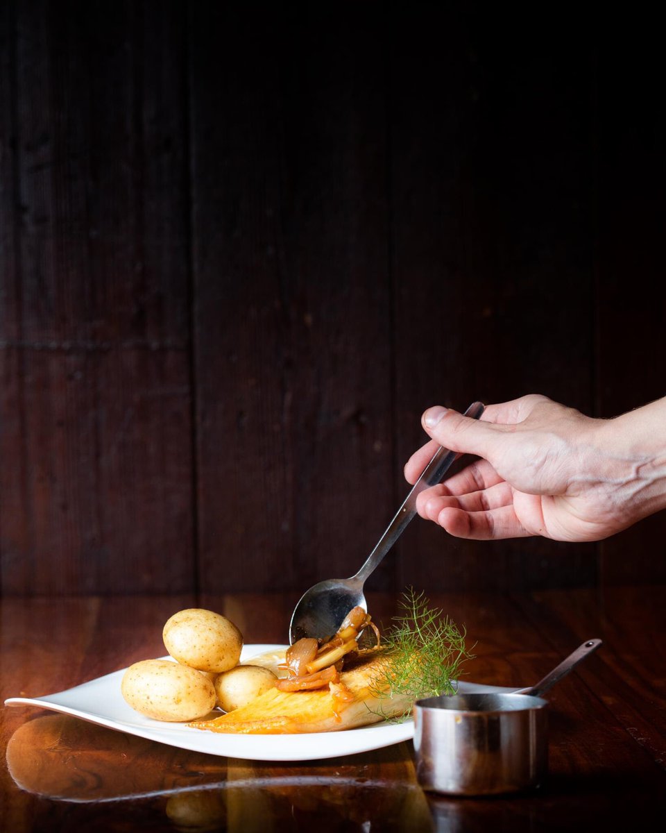 SarkHotel's tweet photo. 👨🍳 We are pleased to confirm that Dom Jenkins has been appointed as our new Head Chef for 2021.
We wish Dom every success in his new role. Sample his delicious dishes when @SarkHotel reopens on Monday 15th March.
#SarkStories #SarkFood #eatlocal #islandlife #SarkFresh https://t.co/JHbgBsuGXU