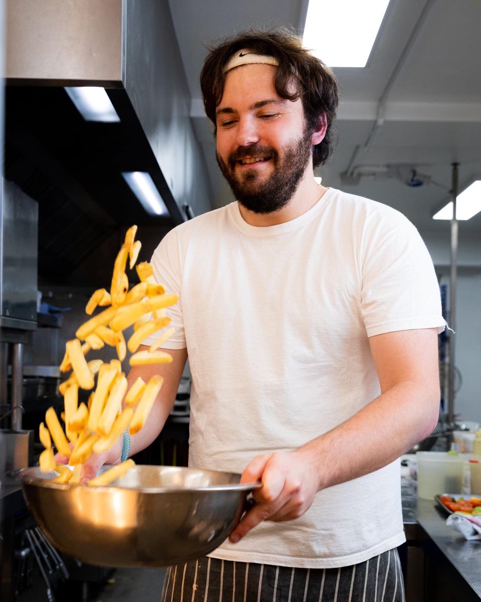 SarkHotel's tweet photo. 👨🍳 We are pleased to confirm that Dom Jenkins has been appointed as our new Head Chef for 2021.
We wish Dom every success in his new role. Sample his delicious dishes when @SarkHotel reopens on Monday 15th March.
#SarkStories #SarkFood #eatlocal #islandlife #SarkFresh https://t.co/JHbgBsuGXU