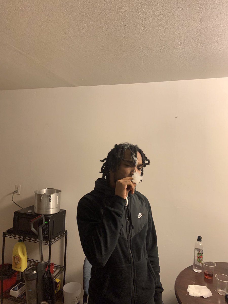 60shotzZz's tweet photo. Took a minute to realize I am da one โ๐พ #BorderFiles out now https://t.co/6LqifPdX0j