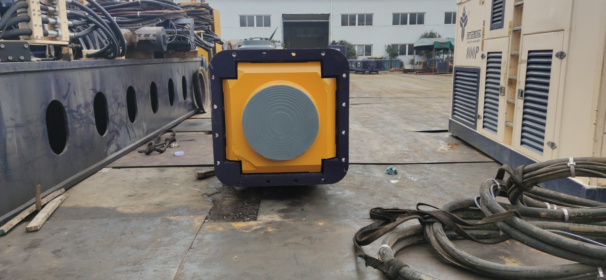 ZhejiangYongan's tweet photo. New YC-16 hydraulic impact pile driving hammer is ready shipping to Taiwan in Jan. 2021
More detail
email: tom@yonganjx.cn
Moile: +86 13758772918
#piledrivinghammer #HydraulicPileDriver #FoundationPiling #Piling #PilingMachine #PileDriver #PileHammer https://t.co/0TPjPZ6eWl