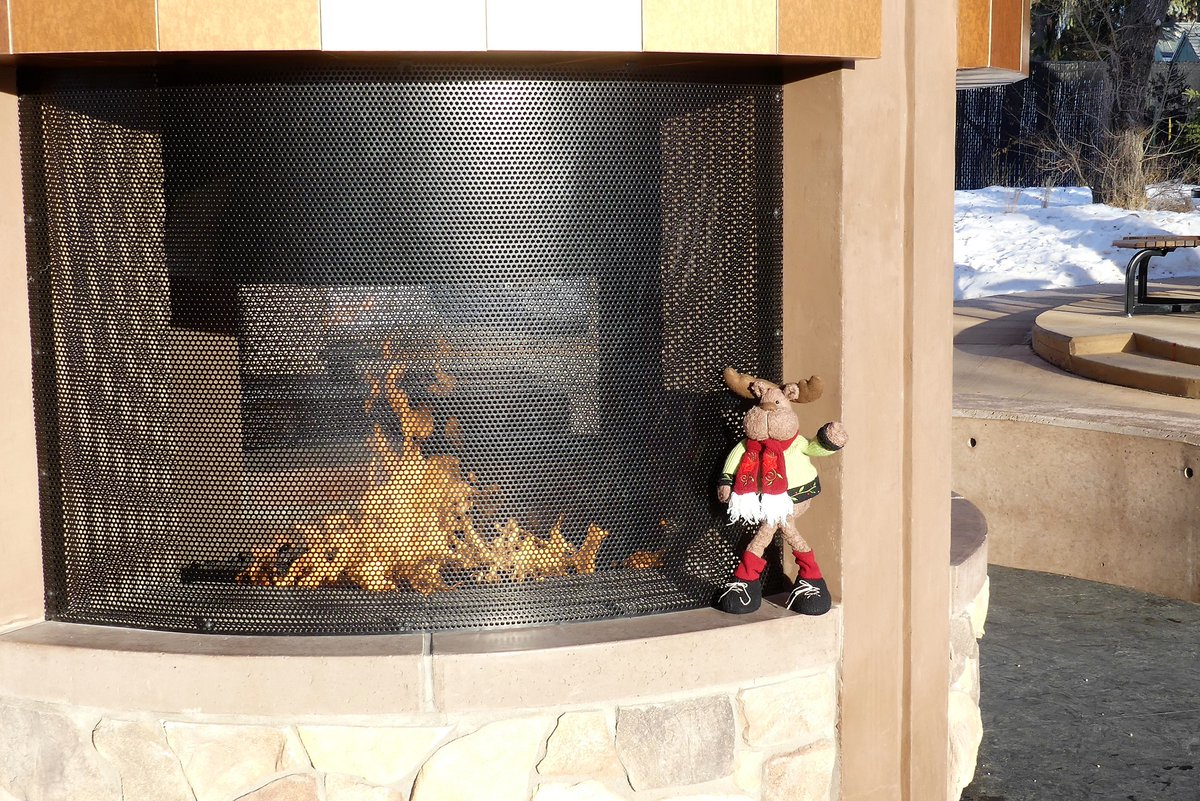 Chrizul's tweet photo. @Paulatics Chris Moose toasting by an open fire
Sad this #yegquest has to end.
No more clues boosting brain power higher,
No more questers to befriend.
#12DaysofHenday https://t.co/0FiNf7usm5