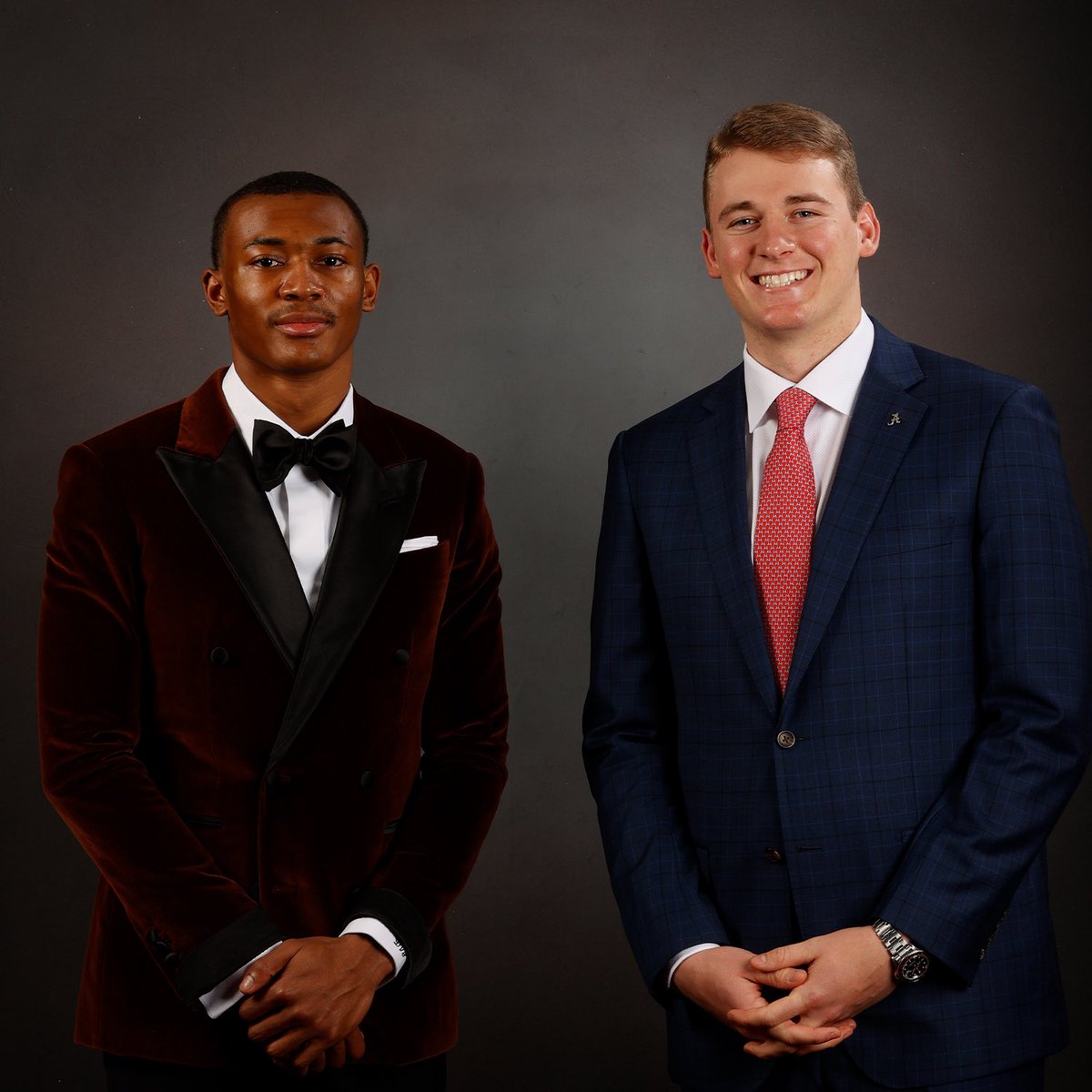 AlabamaFTBL's tweet photo. Suit Game Strong. 👔

@DeVontaSmith_6 
@MacJones_10 

#RollTide https://t.co/mgvXGIDuWx
