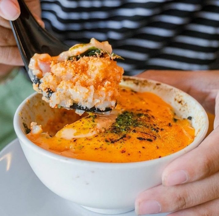 _letward_'s tweet photo. Ada salmon mentai, sushi tangga sebanyak itu cuma 100K guys, ada costum cake juga yg bosen ngasih surpries kue tard.. cus follow IG nya @otwsushijogja kepoin cepetan...
#jogjanakal #JOGJA #sushi #salmonmentai https://t.co/SjuEJlL0gQ
