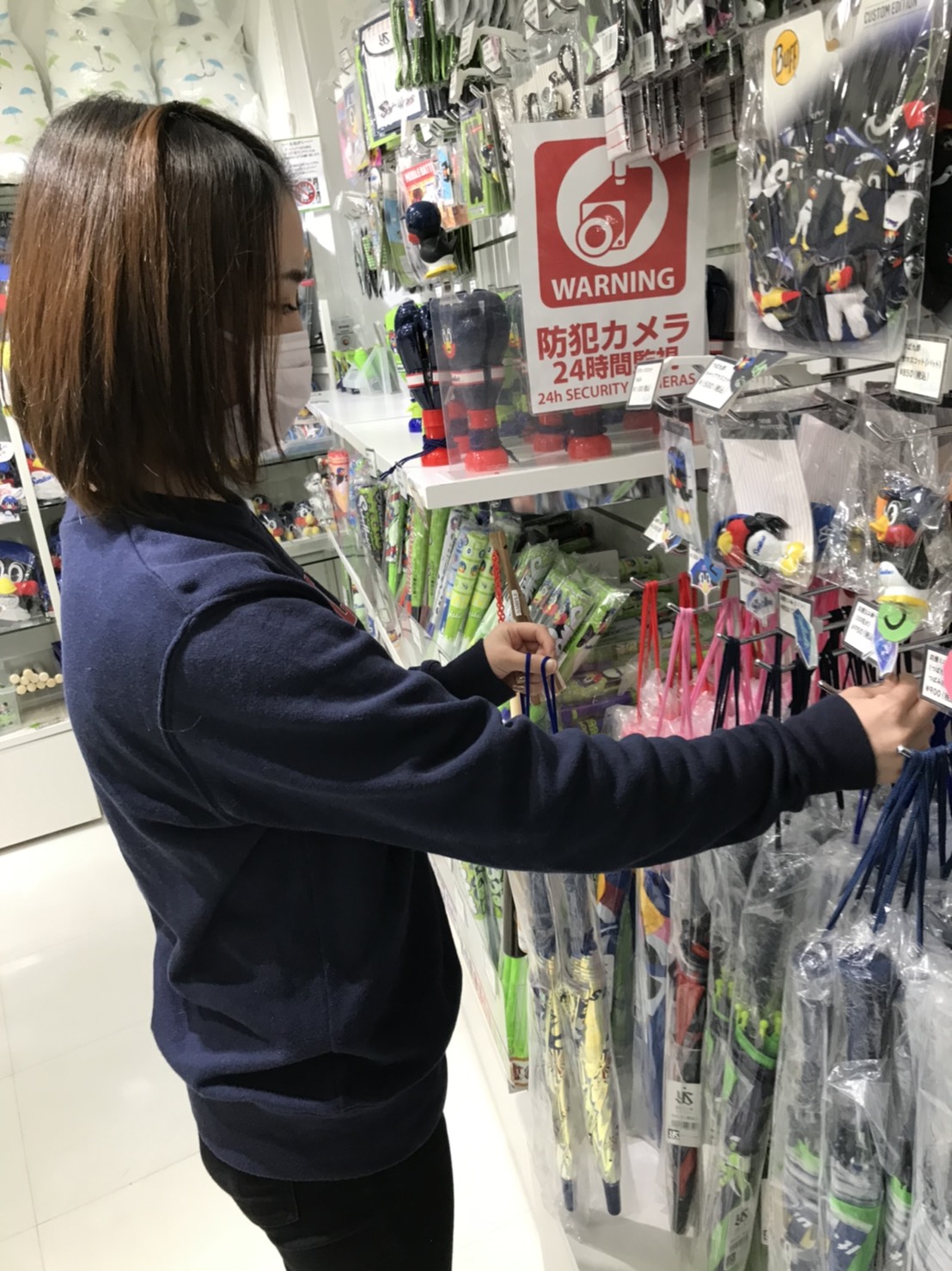 東京ヤクルトスワローズ公式 オフィシャルグッズショップアルバイト募集のお知らせ 開幕シーズン直前 スワローズのグッズ ショップで働いてみませんか 学生バイト フリーター 主婦の方も男女問わず大歓迎です 大学4年生も大歓迎 皆様のご応募