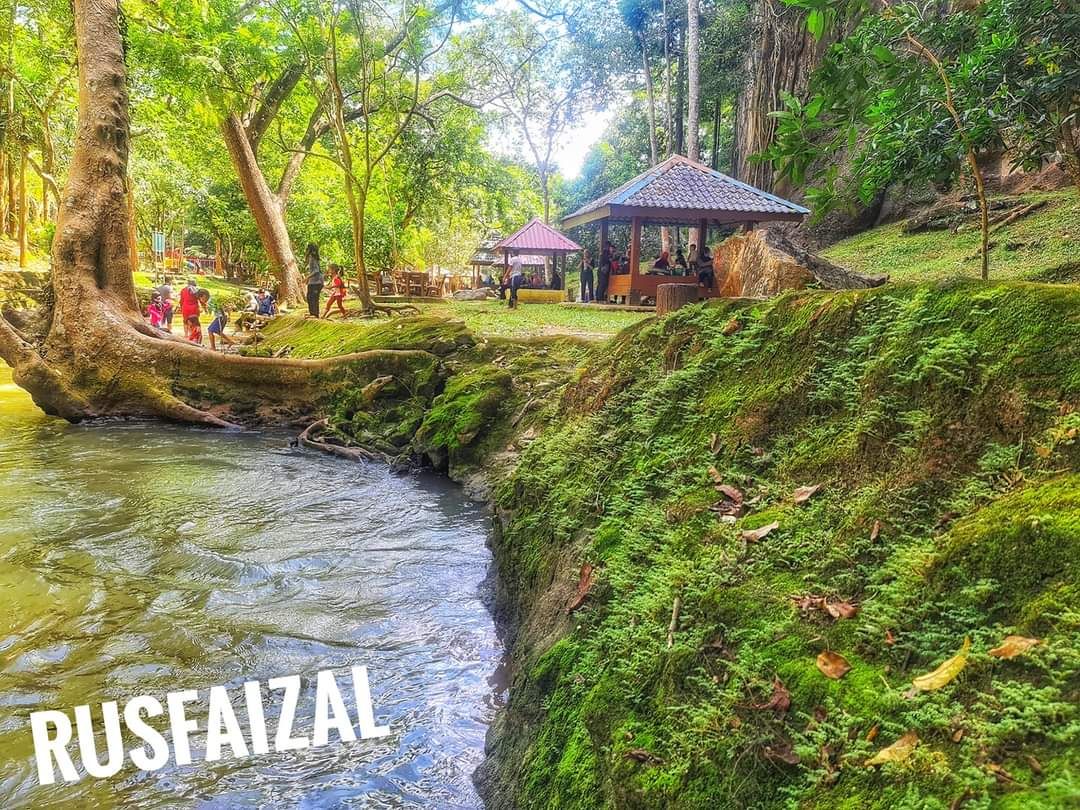 PerlisPermai's tweet photo. 𝗦𝗔𝗟𝗔𝗠 𝗣𝗘𝗥𝗟𝗜𝗦

06 Januari 2021 | 22 Jamadilawal 1442H

Selamat Pagi | 📷 Ketenangan @ Gua Kelam, Perlis

Kredit foto : Mohd Rusfaizal

#PerlisPermai💛💙 #SelamatPagi🌄 
#JomPiPerlis #GuaKelam #Perlisku #Malaysia🇲🇾 https://t.co/AEqx5YLkmV