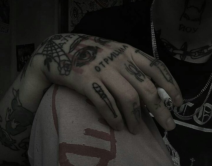 𝕿𝖍𝖎𝖐𝖊𝖝𝖗 / ลบเดม tweet media
