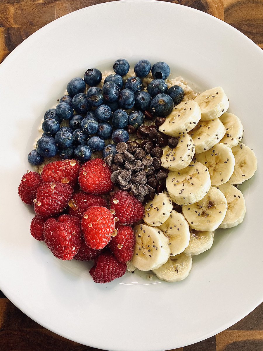 This oatmeal project turned out sooooo freakin good! And it’s so easy to make. #oatmeal #foodie #food #breakfast #healthy #glutenfree <a href="/sproutsfm/">Sprouts</a>