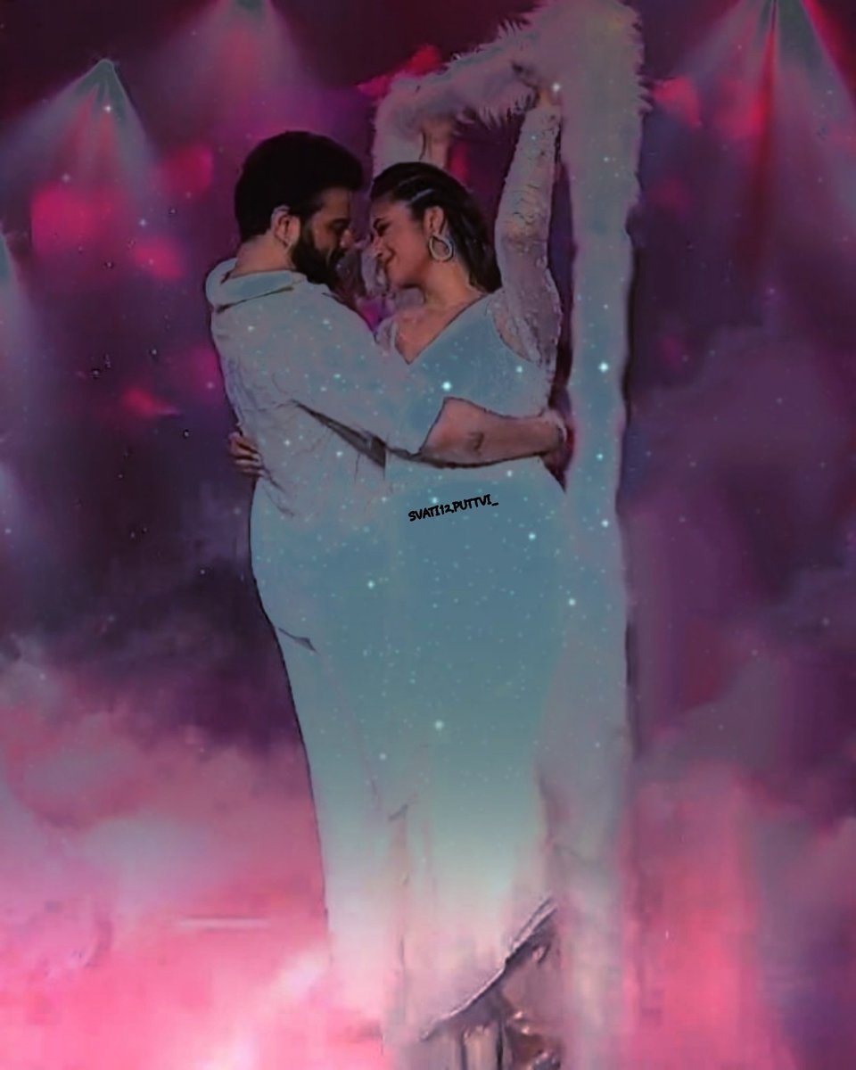 Svati12puttvi's tweet photo. DivanDance 2020b😍💕😍💕😍
#yhm #ishra #divan #jhansikirani #ravankumar #madrasan #kudkudkumar #mrsishitaramankumarbhalla #karanpatel #divyankatripathidahiya #yehhaimohabbatein
@iamkaranRpatel @Divyanka_T #IWillMissYouYHM #ImissYouIshra https://t.co/NxKHdtaRaw
