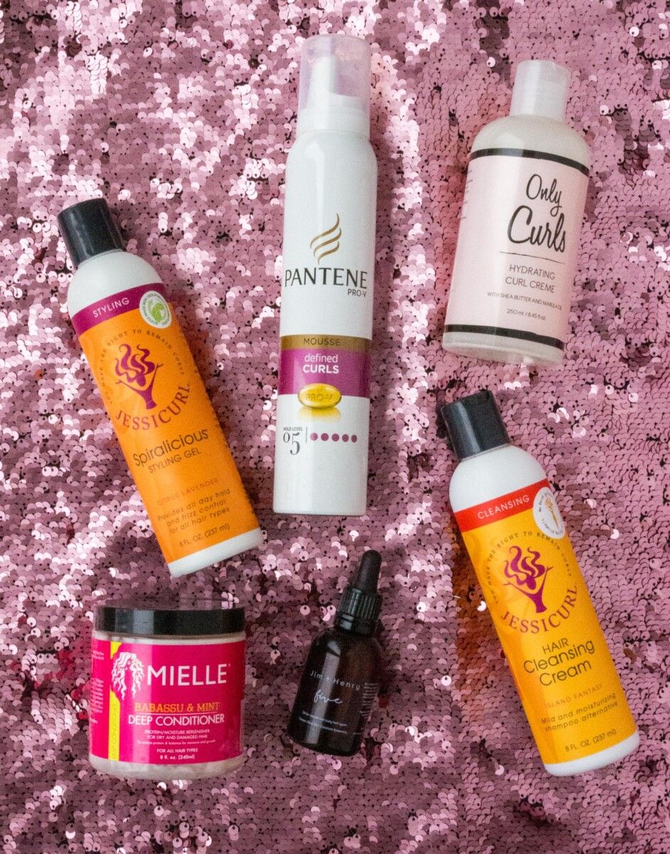 LovedbyElena's tweet photo. My favourite curly girl products of 2020. These I've the products I've used over and over in 2020  https://t.co/AtaV0mQPnl #curlygirlmethod #AsIAmNaturally #Jessicurl #bumbleandbumble #MielleOrganics #GarnierUK  #onlycurlslondon #Pantene   #curlyhair https://t.co/xxCzzcaPhe