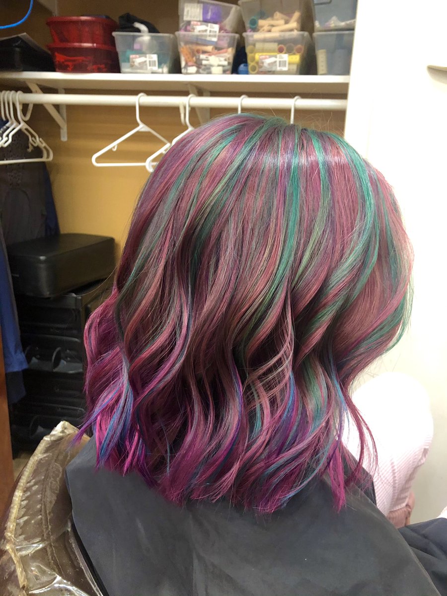 key_raj's tweet photo. Hi twitter, I’ve been doing hair in the Woodbridge, VA area for almost 5 years now and it’s truly my passion. Give my hair page a follow on insta! :)  @keyanadohair https://t.co/rlULJgMYfW
