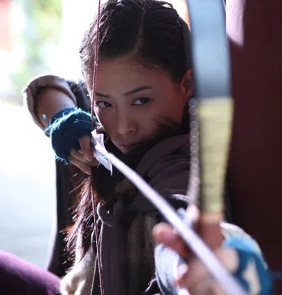 弦 hen (xián): bowstring