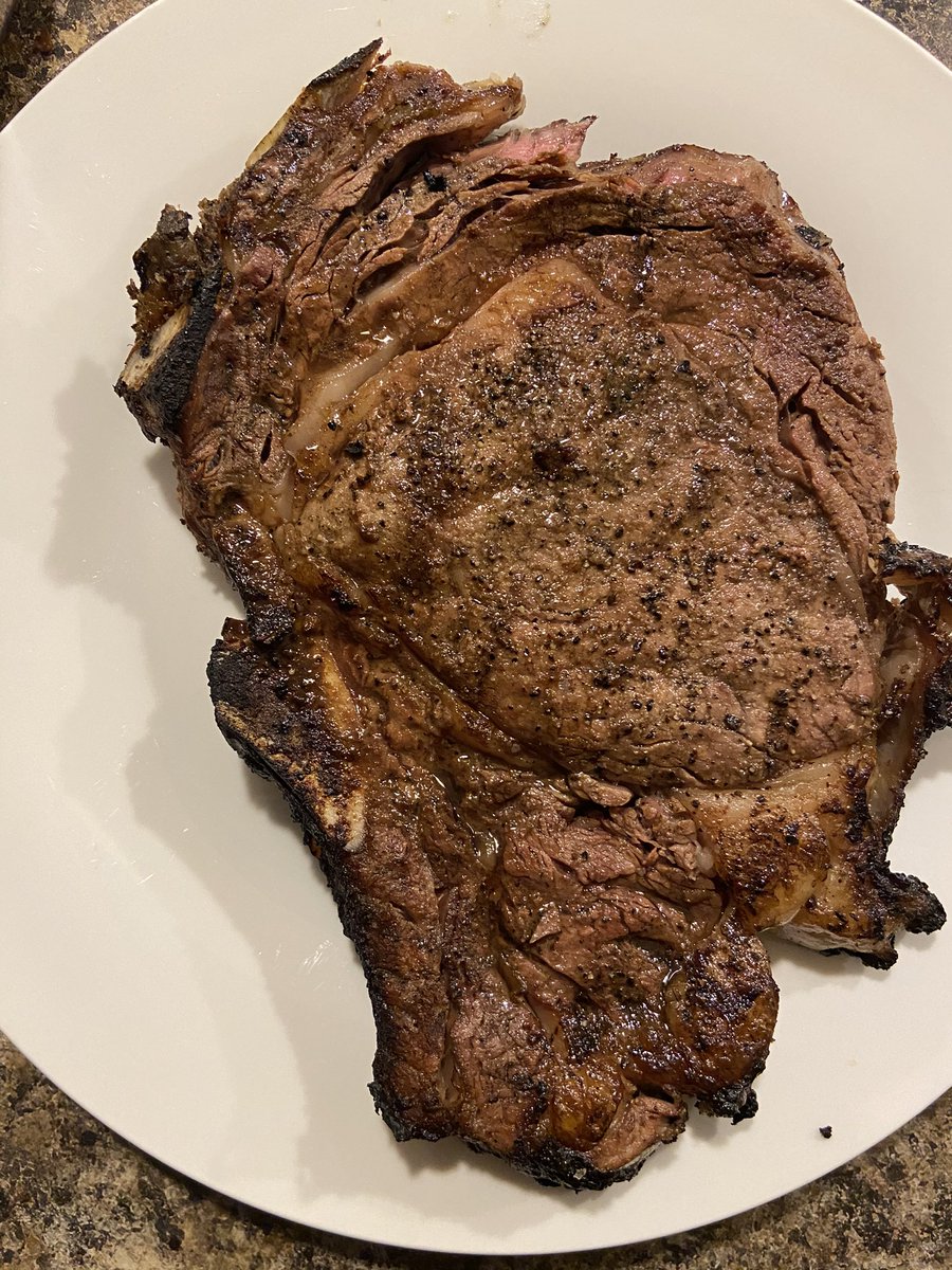 CoachGSnodgrass's tweet photo. I’ve had $100.00 steaks 🥩all over the USA but this one was #1! The steer was raised by Thompson Farms in North Loup, NEBRASKA. Processed by Herm’s Custom Plant in Scotia, NE. Marinated &amp; seasoned by Holen One Farms from Loomis NE, &amp; prepared by @alli_snodgrass  in York Ne. #Beef https://t.co/5ZuQYrufuY
