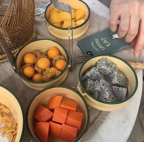 gitforyou's tweet image. ➳ De: Bela.
➳ Para: @wonderfiltr 

➳ bem... aqui vão algumas frutinhas pra você. 🍓🍒🍑🍊🥭🍍🍌🍋🍈🍏 espero que coma! 😾💐