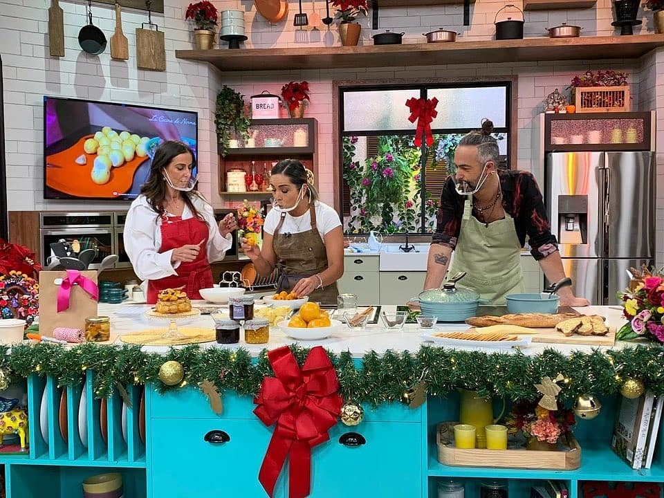 Arenitas_FC's tweet photo. #Foticos 📸 #SaleElSolTv ☀️ #Bludemon #Carlos #Pau #Ingrid #Quirarte #ImagenTv 💯 #SaleElSol ☀️ #CarlosArenas #Charlie #Charly #Carlos #Arenas  #Caballo #carlosarenas @Carlos_ArenasTv https://t.co/YuYu8Qn4GO