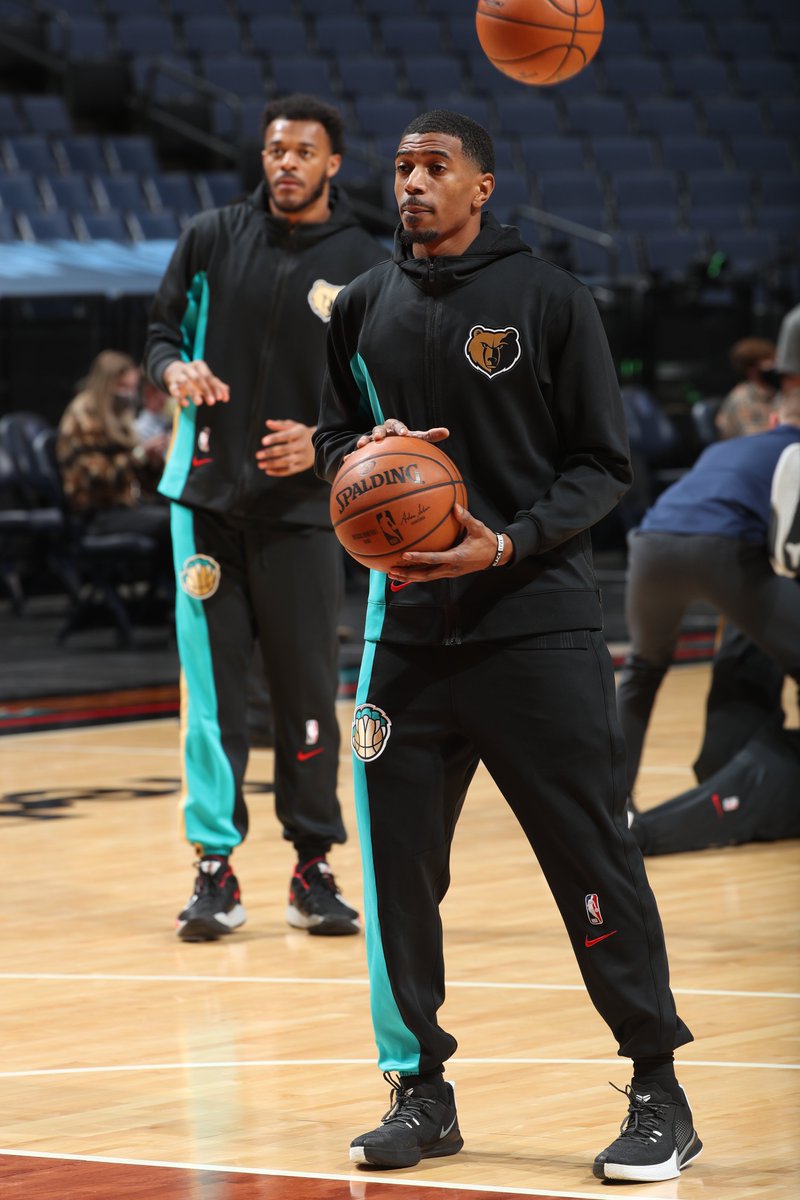 memgrizz's tweet photo. Hardest warmups in the league 🕶️

Don't debate us. https://t.co/jxirH0KMVc
