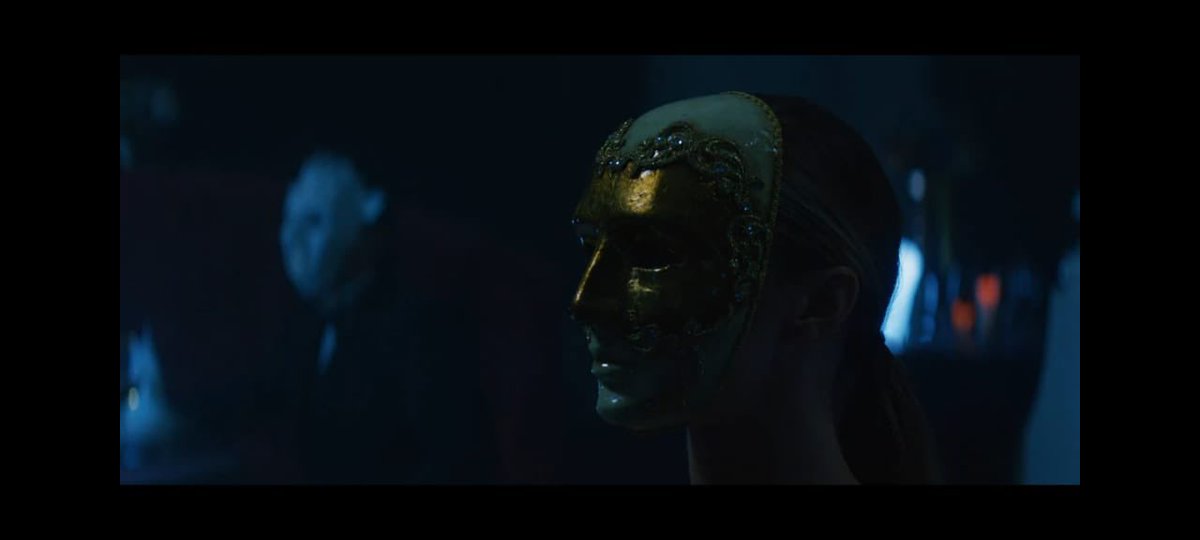 Durante todo o clipe, The Weeknd canta para uma plateia máscarada. Essa plateia pode simbolizar a bancada do Grammy, ou artistas e telespectadores que são alienados pela mídia.