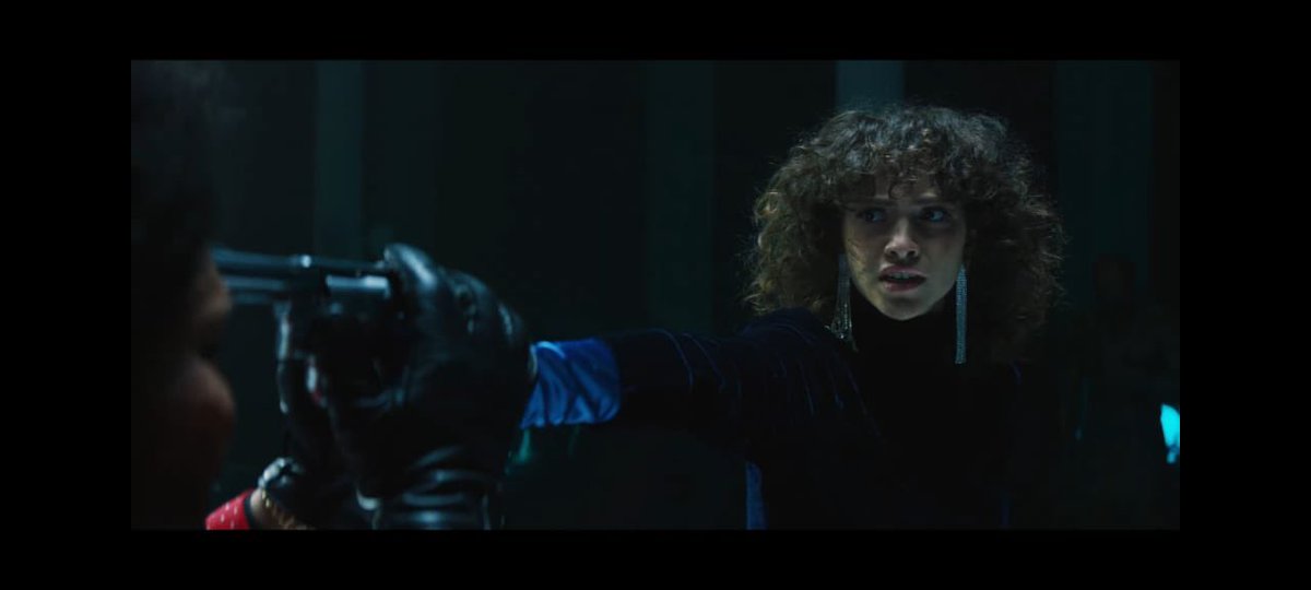 Na próxima cena, The Weeknd chama a única pessoa na sala sem máscara ao palco. Ele dança com ela, as luzes se apagam e ele, segurando a mão da mulher, aponta uma arma para a sua cabeça. Com uma expressão de assustada, ela grita, dando a entender que atirou nele.