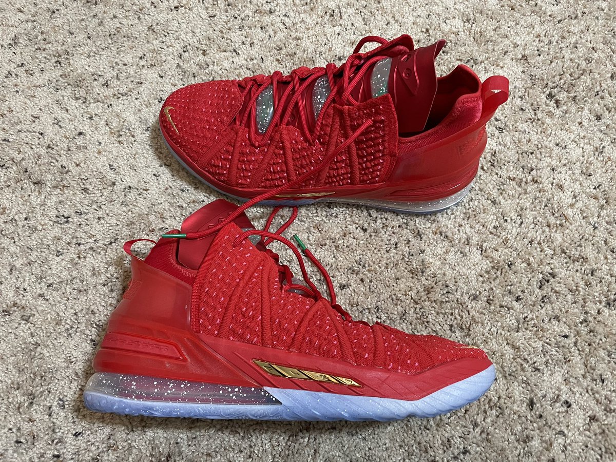 lebron 18 xmas